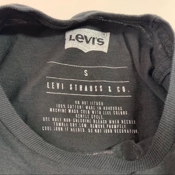 adorable levi’s pink spellout crop baby tee - Picture 3 of 3